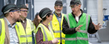 Konstruktiver Austausch zu Herausforderungen bei der Umstellung auf Papierver- packungen und der Energiewende: FDP-Bundestagsabgeordnete besuchen die Koehler-Gruppe